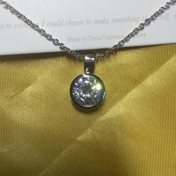 ELIZABETH GRANT SOLITARIE NECKLACE WITH GOLD POUCH/ NWOT - Picture 3 of 6